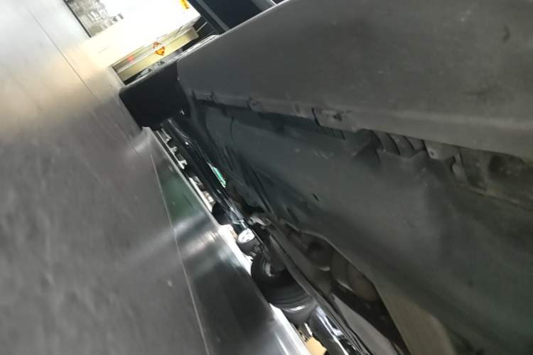 Used Mercedes-Benz GLE New Energy 2021 GLE 350 e 4MATIC Premium Edition Right Side Sill