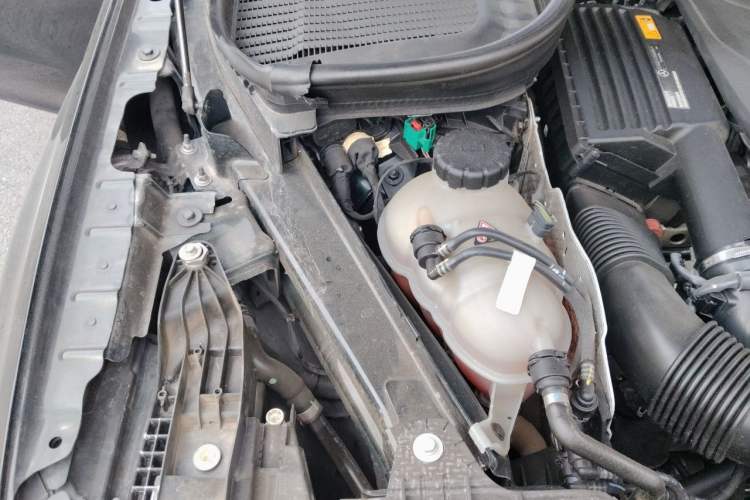 Used Mercedes-Benz GLE New Energy 2021 GLE 350 e 4MATIC Coupe SUV Engine Bay Right