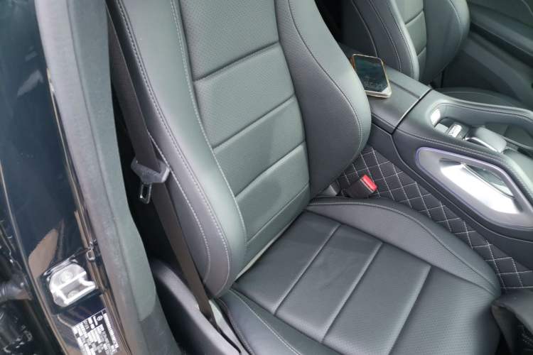 Used Mercedes-Benz GLE New Energy 2021 GLE 350 e 4MATIC Coupe SUV Right Front Seat