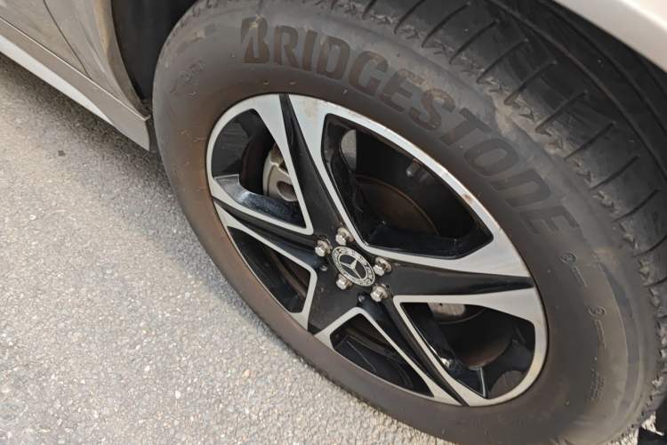 Used Mercedes-Benz GLE New Energy 2021 GLE 350 e 4MATIC Right Front Wheel Hub