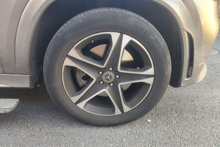 Used Mercedes-Benz GLE New Energy 2021 GLE 350 e 4MATIC Right Front Wheel Hub