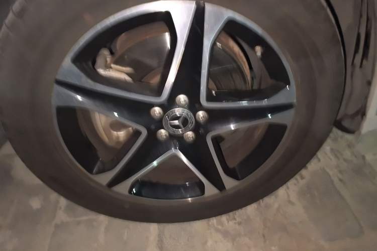 Used Mercedes-Benz GLE New Energy 2021 GLE 350 e 4MATIC Premium Edition Right Front Wheel Hub