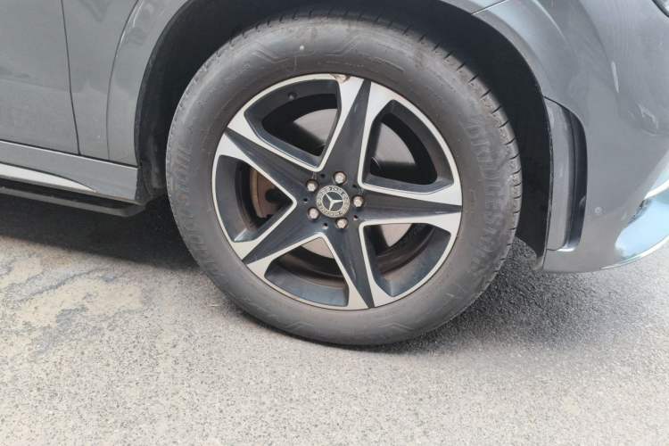 Used Mercedes-Benz GLE New Energy 2021 GLE 350 e 4MATIC Right Front Wheel Hub