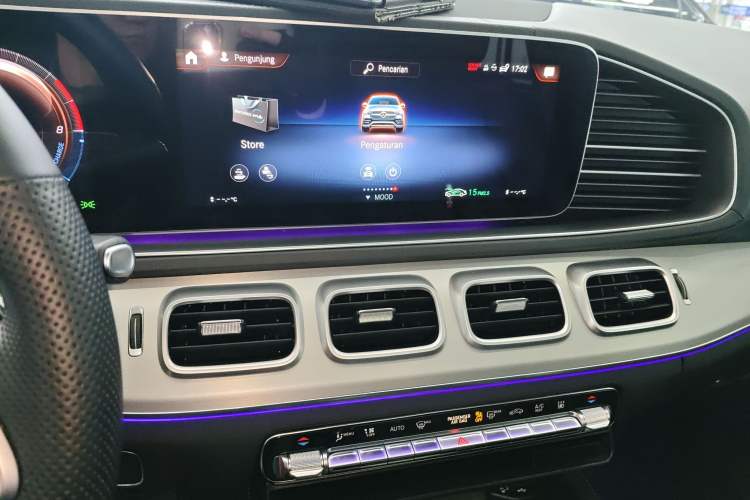Used Mercedes-Benz GLE New Energy 2021 GLE 350 e 4MATIC Coupe SUV Audio And AC Panel