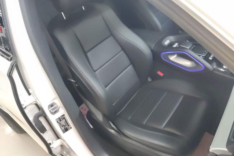 Used Mercedes-Benz GLE New Energy 2021 GLE 350 e 4MATIC Coupe SUV Right Front Seat