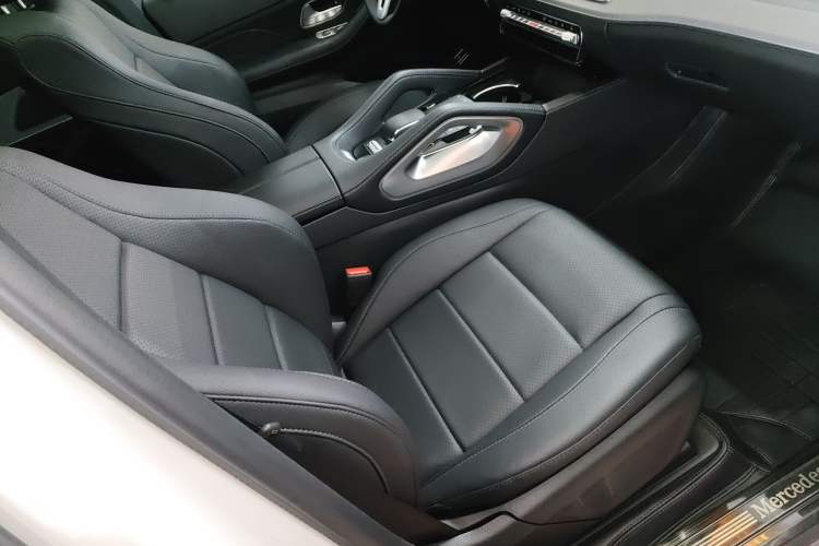 Used Mercedes-Benz GLE New Energy 2021 GLE 350 e 4MATIC Coupe SUV Right Front Seat