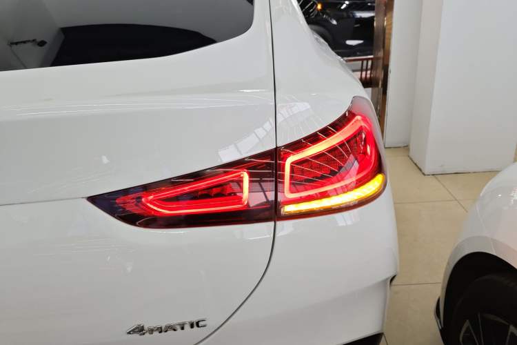 Used Mercedes-Benz GLE New Energy 2021 GLE 350 e 4MATIC Coupe SUV Right Rear Taillight