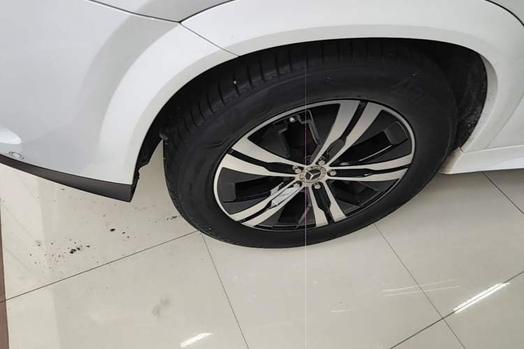 Used Mercedes-Benz GLE New Energy 2021 GLE 350 e 4MATIC Right Rear Wheel Hub