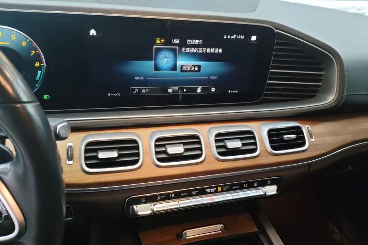 Used Mercedes-Benz GLE New Energy 2022 Restyled GLE 350 e 4MATIC Audio And AC Panel