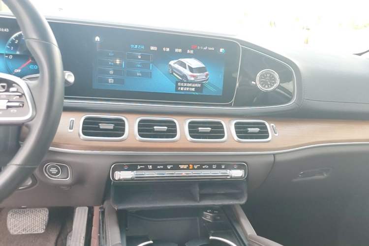 Used Mercedes-Benz GLE New Energy 2022 GLE 350 e 4MATIC Audio And AC Panel
