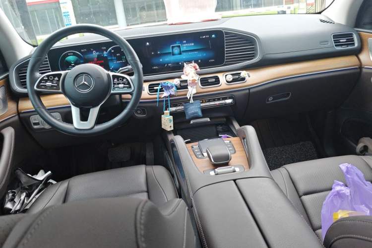 Used Mercedes-Benz GLE New Energy 2022 Restyled GLE 350 e 4MATIC Center Console