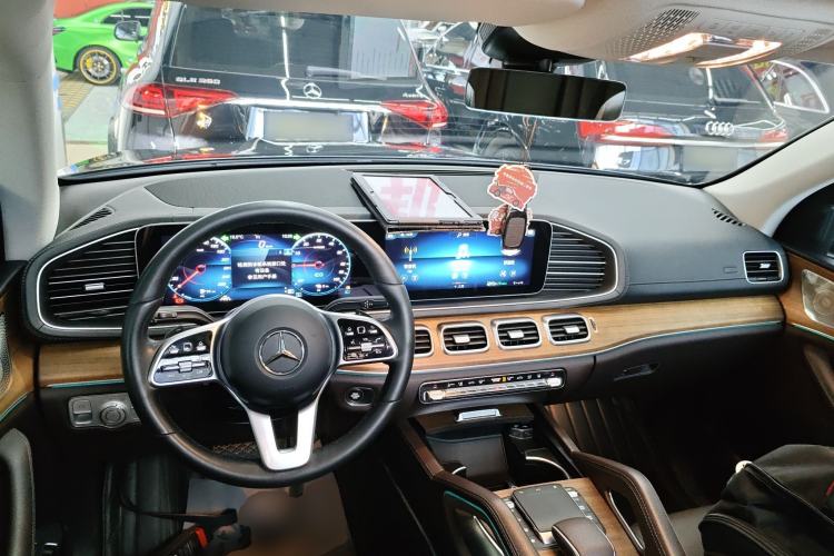 Used Mercedes-Benz GLE New Energy 2022 Restyled GLE 350 e 4MATIC Center Console