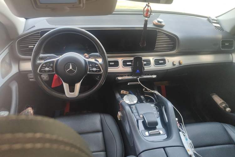 Used Mercedes-Benz GLE New Energy 2022 Restyled GLE 350 e 4MATIC Coupe SUV Center Console
