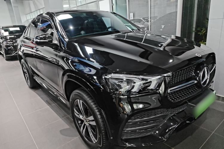 Used Mercedes-Benz GLE New Energy 2022 Restyled GLE 350 e 4MATIC Coupe SUV Front Right 45 Deg