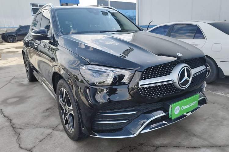 Used Mercedes-Benz GLE New Energy 2022 GLE 350 e 4MATIC Front Right 45 Deg