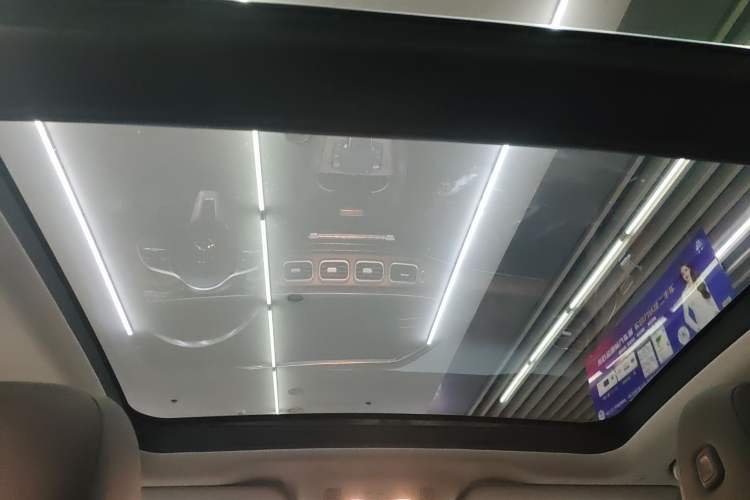 Used Mercedes-Benz GLE New Energy 2022 Restyled GLE 350 e 4MATIC Headliner