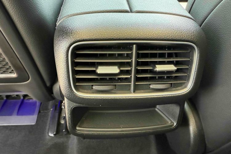 Used Mercedes-Benz GLE New Energy 2022 GLE 350 e 4MATIC Coupe SUV Interior 11