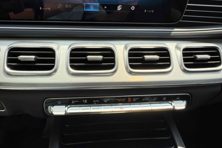 Used Mercedes-Benz GLE New Energy 2022 GLE 350 e 4MATIC Coupe SUV Interior 4