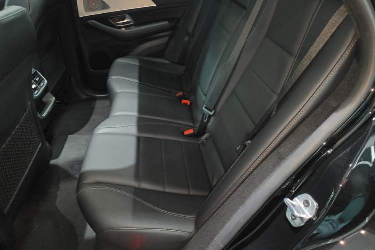 Used Mercedes-Benz GLE New Energy 2022 Restyled GLE 350 e 4MATIC Coupe SUV Left Rear Seat