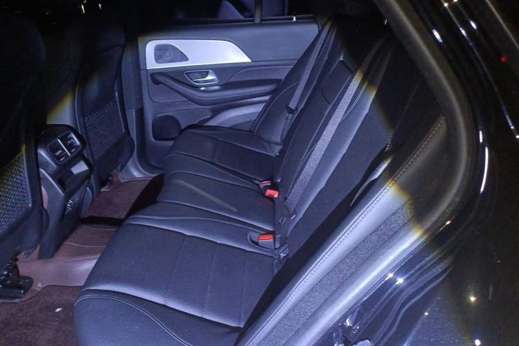 Used Mercedes-Benz GLE New Energy 2022 Restyled GLE 350 e 4MATIC Coupe SUV Left Rear Seat