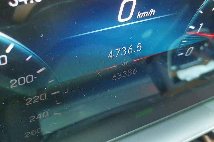 Used Mercedes-Benz GLE New Energy 2022 Restyled GLE 350 e 4MATIC Odometer Close Up