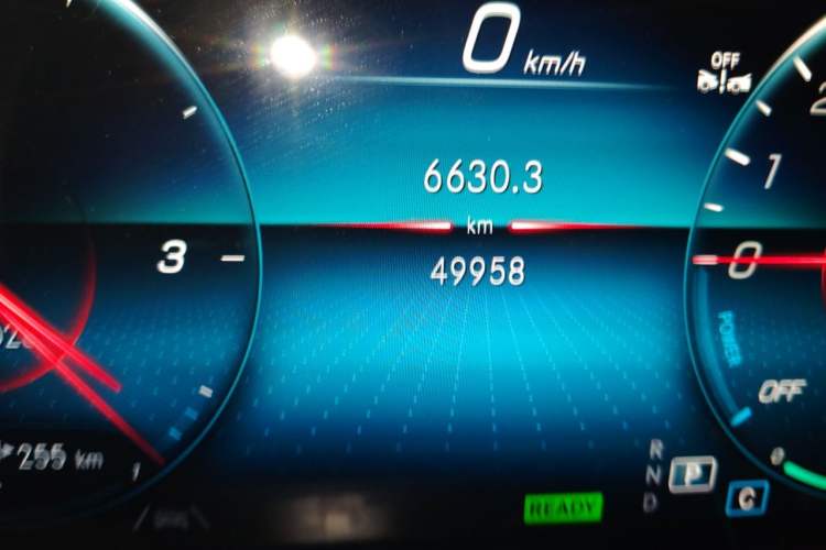 Used Mercedes-Benz GLE New Energy 2022 Restyled GLE 350 e 4MATIC Odometer Close Up