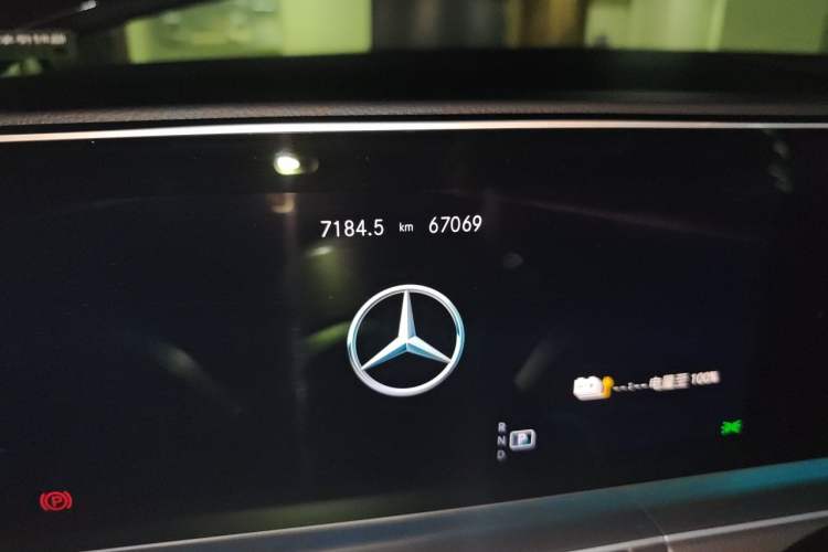 Used Mercedes-Benz GLE New Energy 2022 GLE 350 e 4MATIC Odometer Close Up
