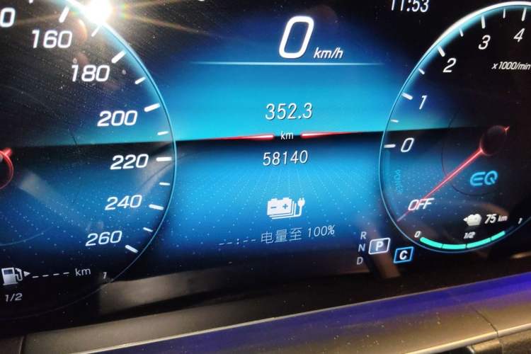 Used Mercedes-Benz GLE New Energy 2022 Restyled GLE 350 e 4MATIC Odometer Close Up