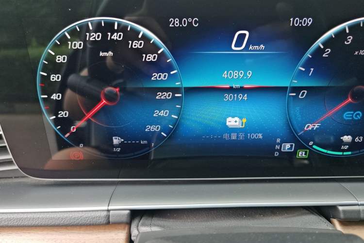 Used Mercedes-Benz GLE New Energy 2022 GLE 350 e 4MATIC Odometer Close Up