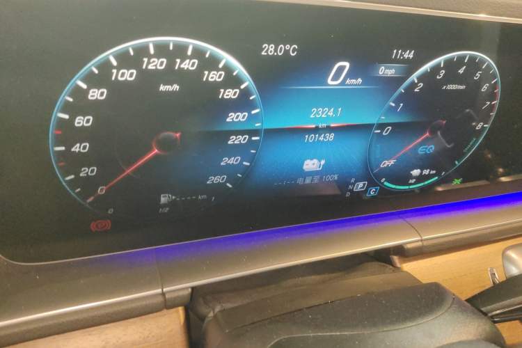 Used Mercedes-Benz GLE New Energy 2022 Restyled GLE 350 e 4MATIC Odometer Close Up