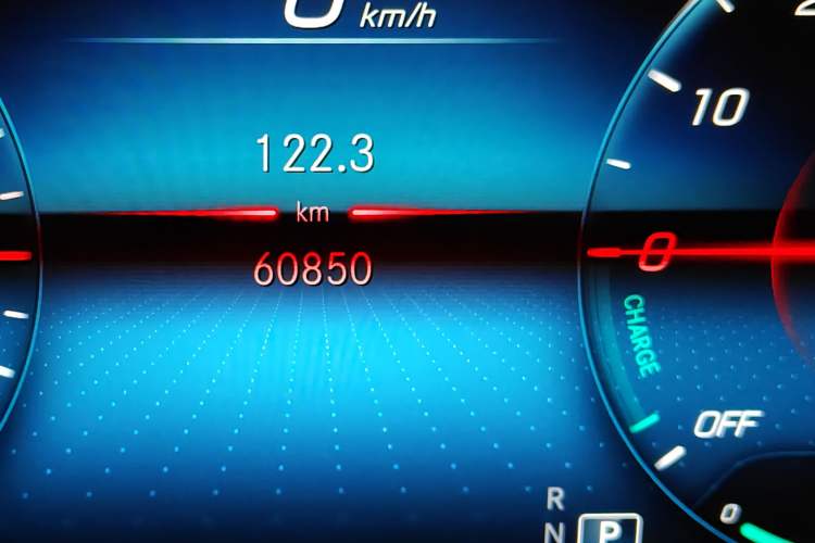 Used Mercedes-Benz GLE New Energy 2022 GLE 350 e 4MATIC Odometer Close Up