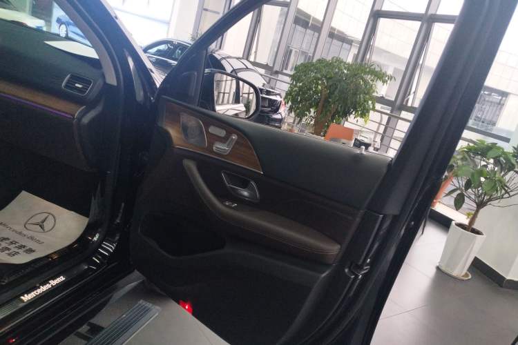 Used Mercedes-Benz GLE New Energy 2022 GLE 350 e 4MATIC Right Front Door Interior
