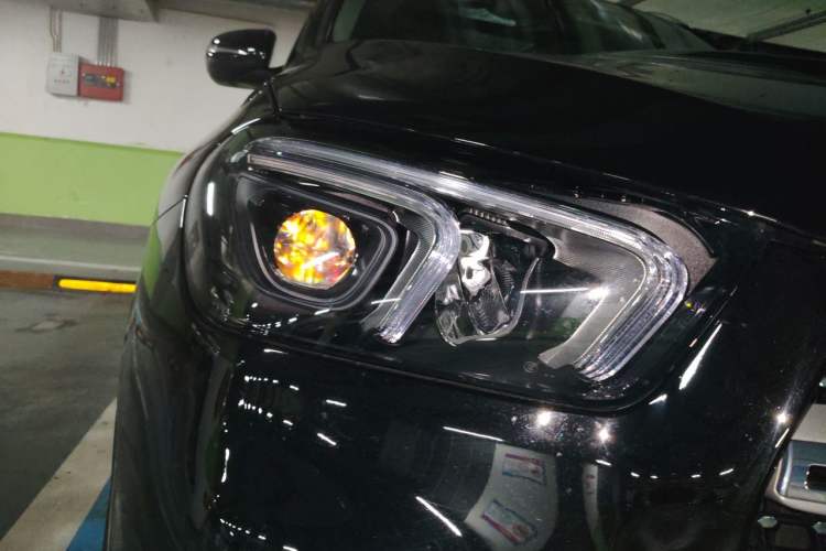 Used Mercedes-Benz GLE New Energy 2022 Restyled GLE 350 e 4MATIC Right Front Headlight