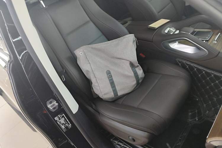 Used Mercedes-Benz GLE New Energy 2022 Restyled GLE 350 e 4MATIC Right Front Seat