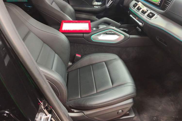 Used Mercedes-Benz GLE New Energy 2022 GLE 350 e 4MATIC Coupe SUV Right Front Seat