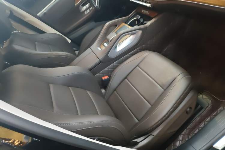 Used Mercedes-Benz GLE New Energy 2022 Restyled GLE 350 e 4MATIC Right Front Seat