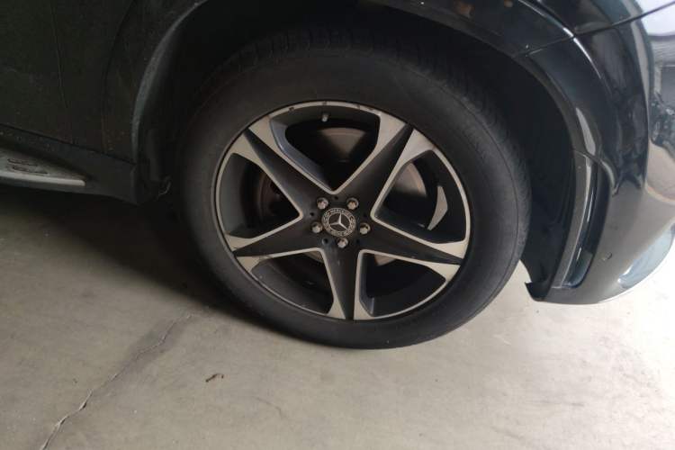 Used Mercedes-Benz GLE New Energy 2022 Restyled GLE 350 e 4MATIC Right Front Wheel Hub