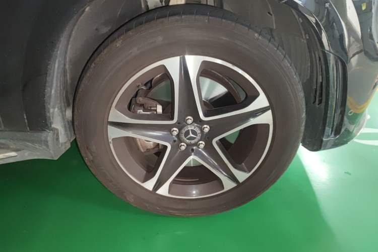 Used Mercedes-Benz GLE New Energy 2022 GLE 350 e 4MATIC Right Front Wheel Hub