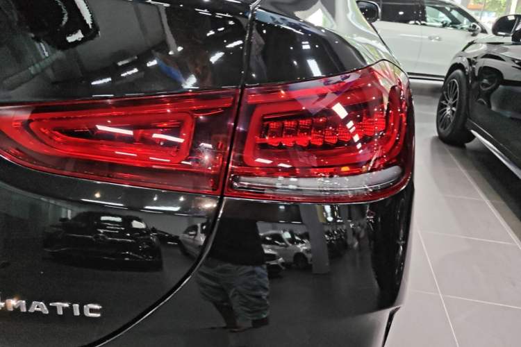 Used Mercedes-Benz GLE New Energy 2022 Restyled GLE 350 e 4MATIC Coupe SUV Right Rear Taillight