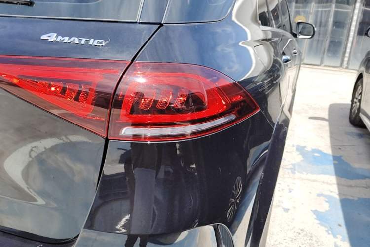 Used Mercedes-Benz GLE New Energy 2022 Restyled GLE 350 e 4MATIC Right Rear Taillight
