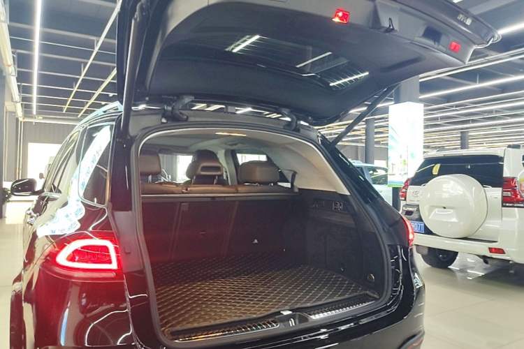 Used Mercedes-Benz GLE New Energy 2022 Restyled GLE 350 e 4MATIC Trunk