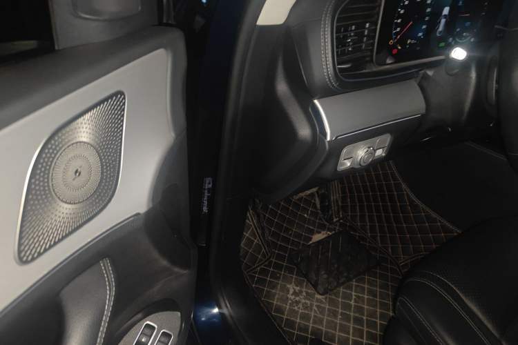 Used Mercedes-Benz GLE New Energy 2022 Restyled GLE 350 e 4MATIC Coupe SUV Driver Seat