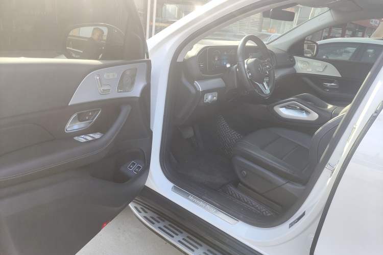 Used Mercedes-Benz GLE New Energy 2022 Restyled GLE 350 e 4MATIC Coupe SUV Driver Seat