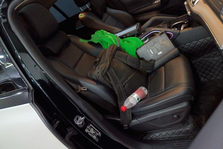 Used Mercedes-Benz GLE New Energy 2022 Restyled GLE 350 e 4MATIC Coupe SUV Right Front Seat