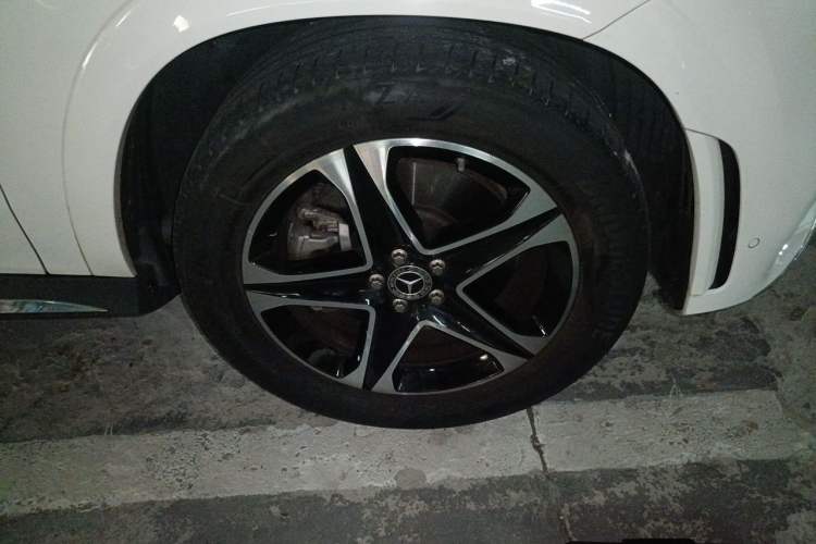 Used Mercedes-Benz GLE New Energy 2022 GLE 350 e 4MATIC Right Front Wheel Hub
