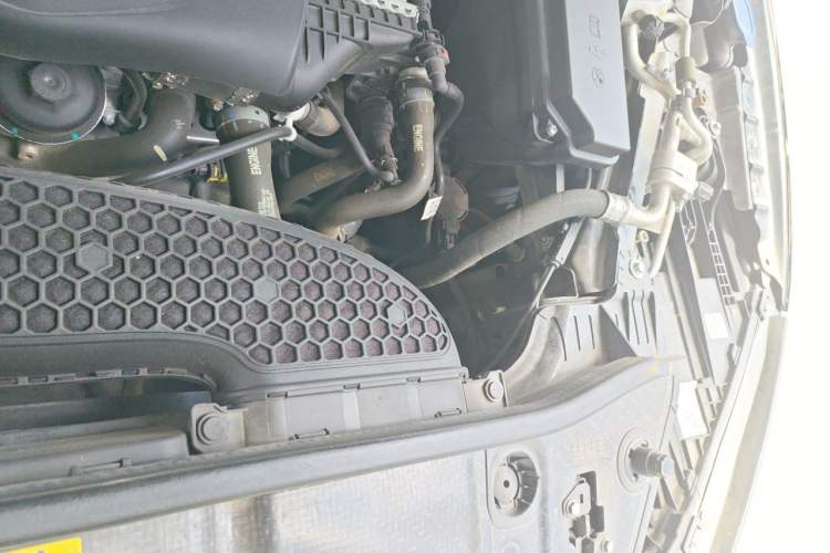 Used Mercedes-Benz GLE New Energy 2023 GLE 350 e 4MATIC Engine Bay Left