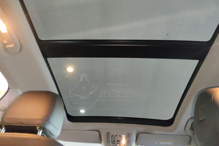 Used Mercedes-Benz GLE New Energy 2023 GLE 350 e 4MATIC Headliner
