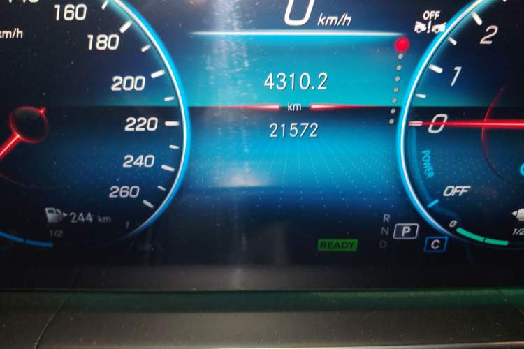 Used Mercedes-Benz GLE New Energy 2023 GLE 350 e 4MATIC Odometer Close Up