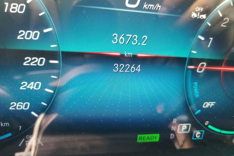 Used Mercedes-Benz GLE New Energy 2023 GLE 350 e 4MATIC Odometer Close Up