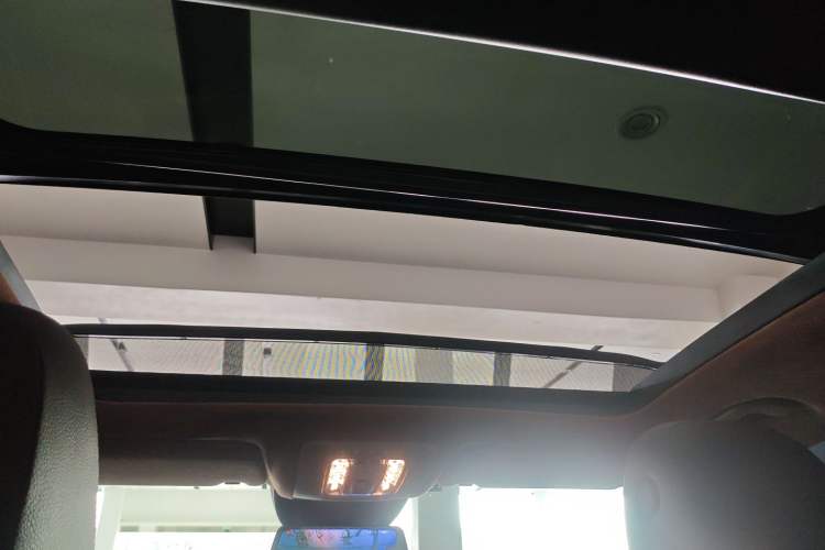 Used Mercedes-Benz GLE New Energy 2024 GLE 400 e 4MATIC Headliner